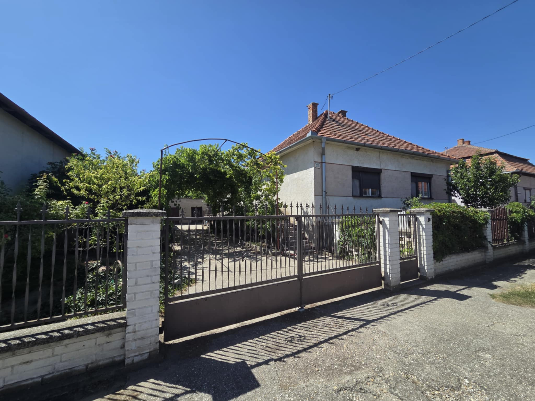 Exkluzívne ponúkame na predaj rodinný dom v obci Kameničná