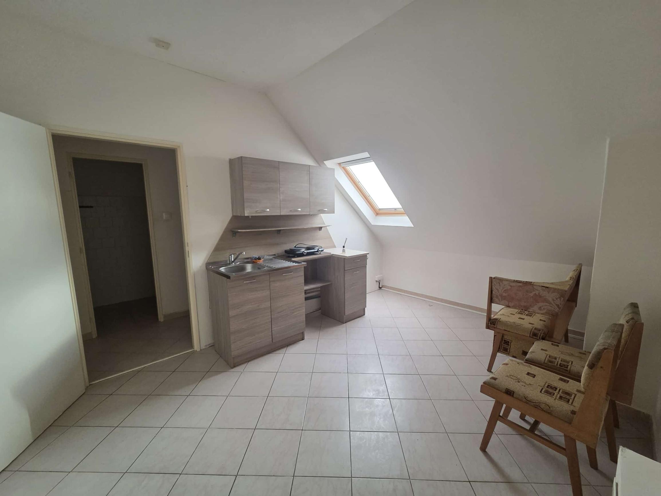 Ponúkame na prenájom 1 izbový byt v Kolárove