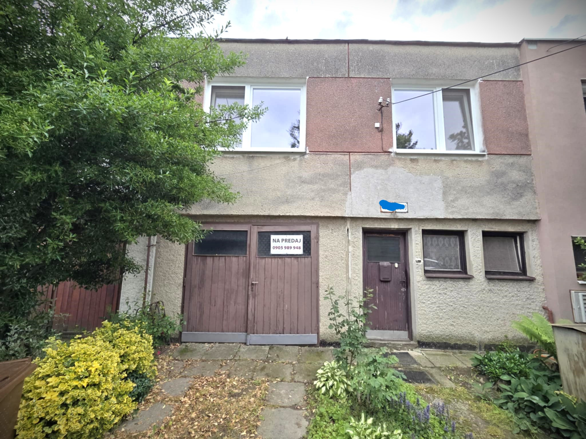 Ponúkame na predaj rodinný dom v pôvodnom stave v Kolárove vo veľmi dobrej lokalite!