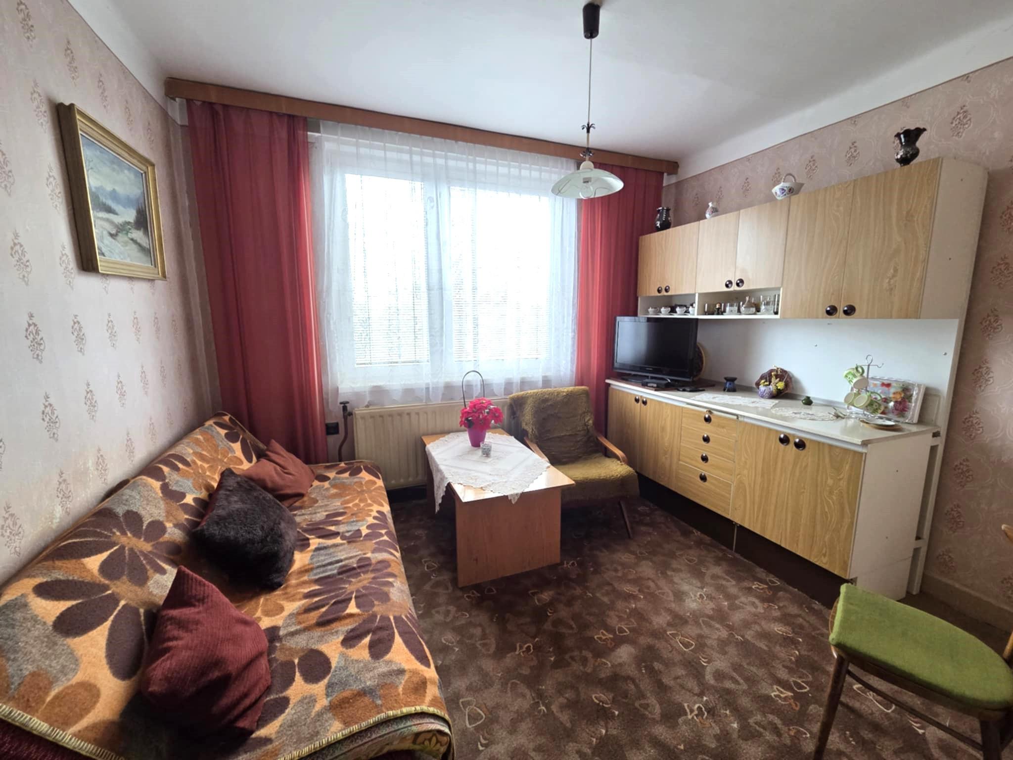 Ponúkame na predaj rodinný dom v pôvodnom stave v Kolárove vo veľmi dobrej lokalite!