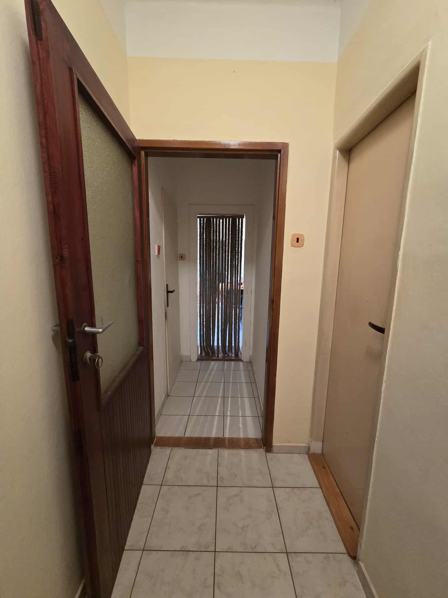 Ponúkame na predaj veľký rodinný dom v Iži