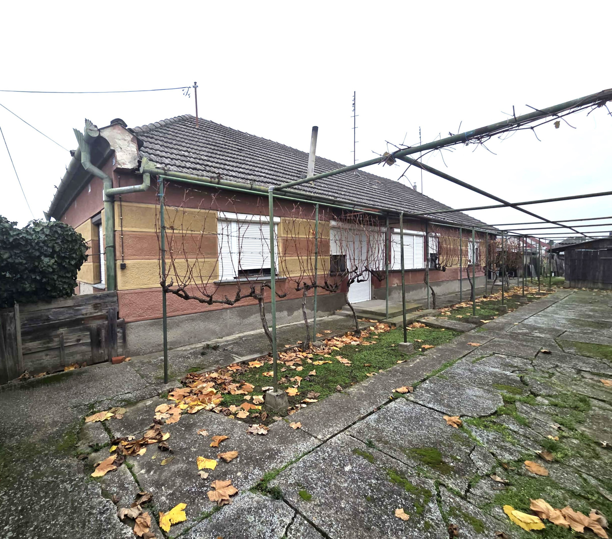 Ponúkame na predaj rodinný dom v Nededi