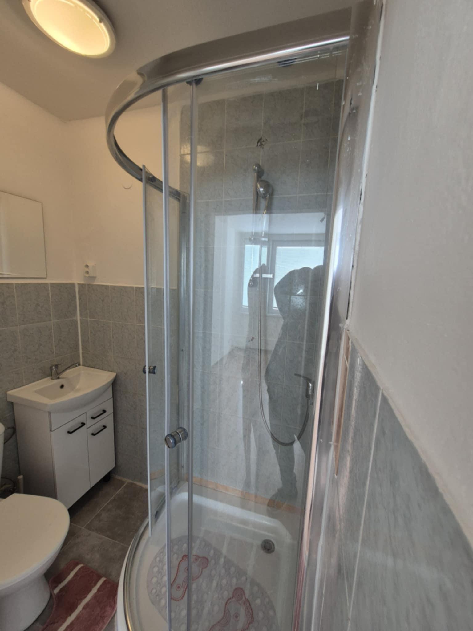 Ponúkame na prenájom prerobenú garsónku na ul. Dunajskom nábreží, v Komárne.