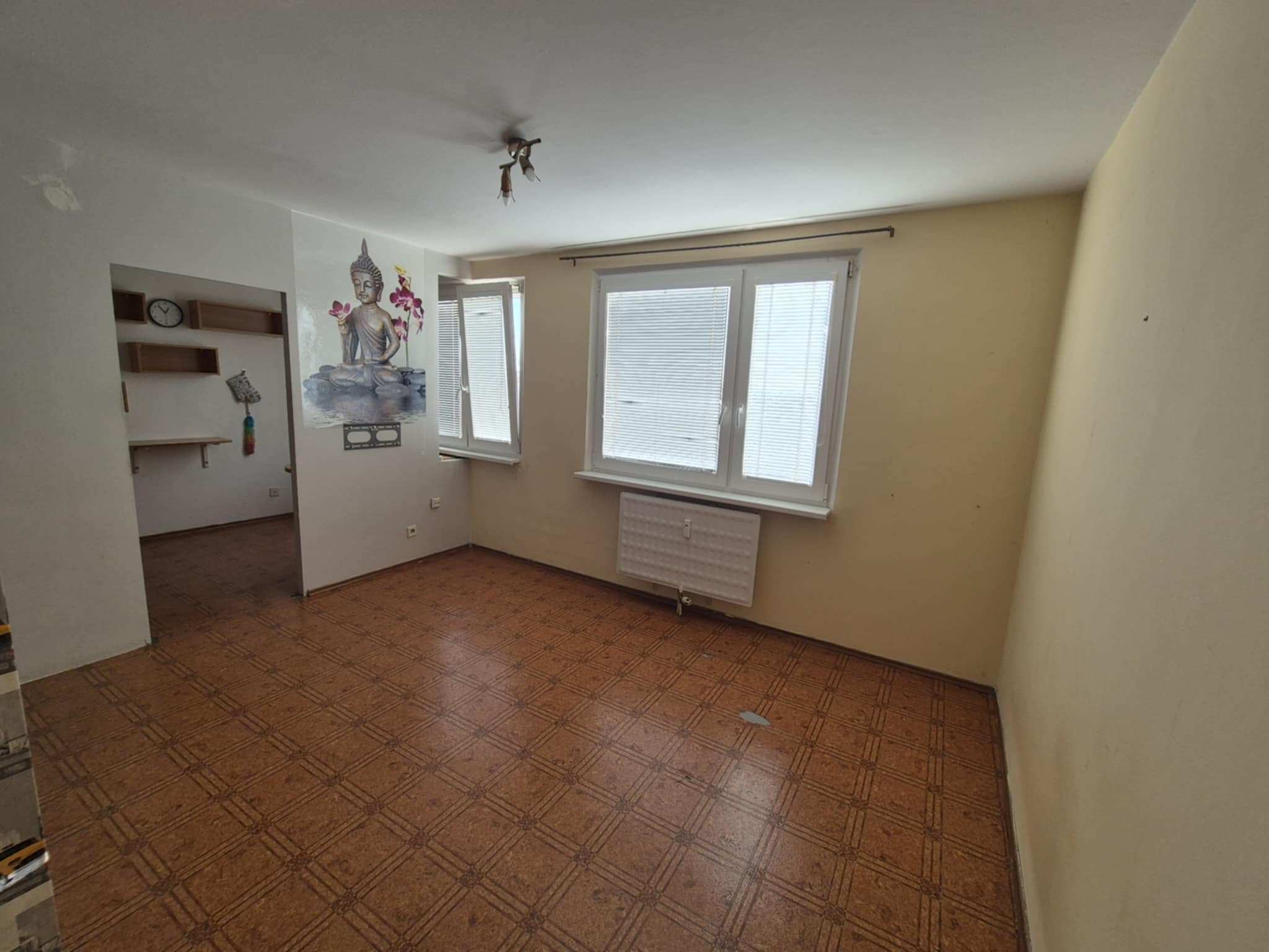 Ponúkame na predaj 1-izbový na Hviezdoslavovej ulici v Komárne