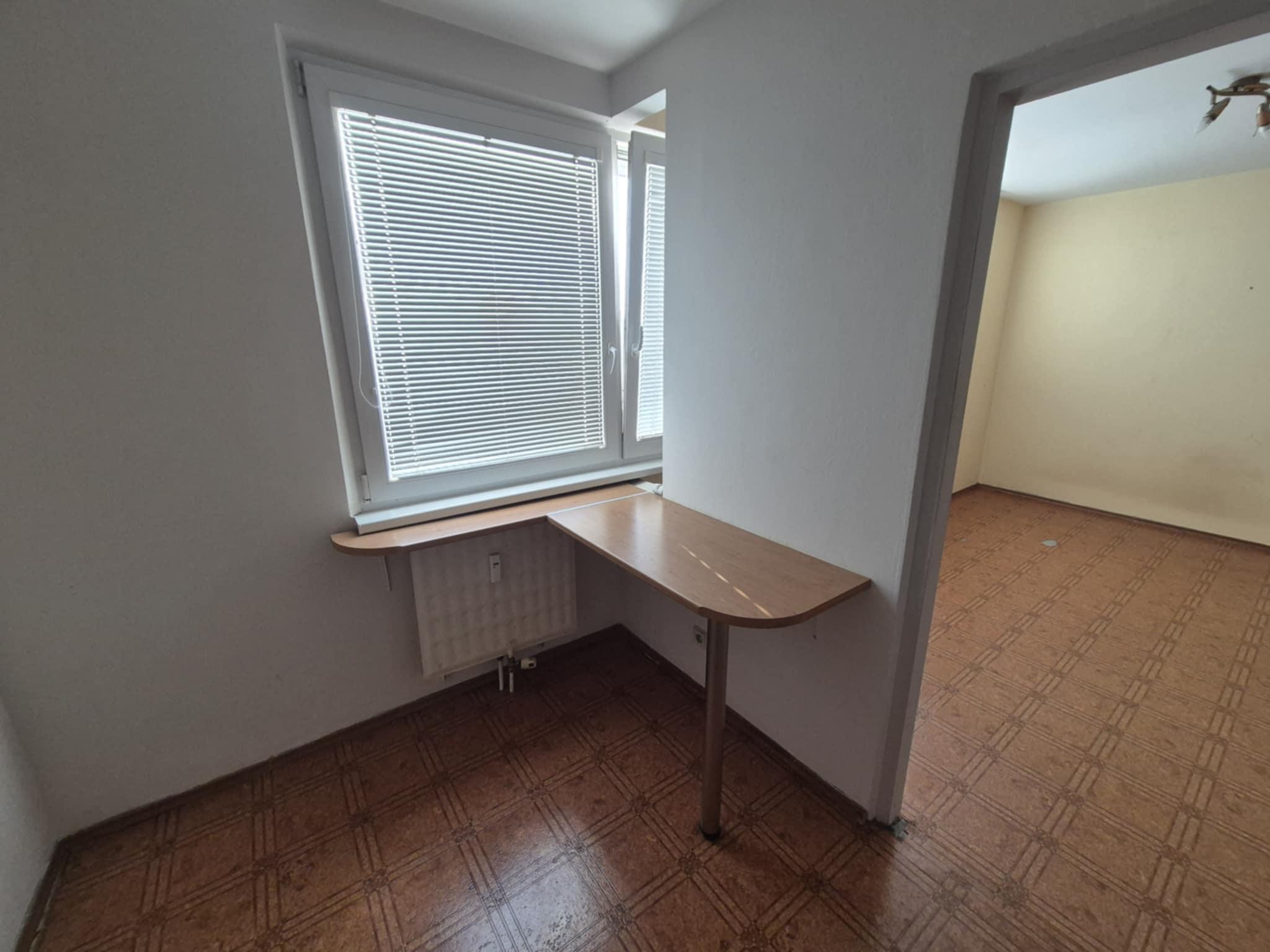 Ponúkame na predaj 1-izbový na Hviezdoslavovej ulici v Komárne