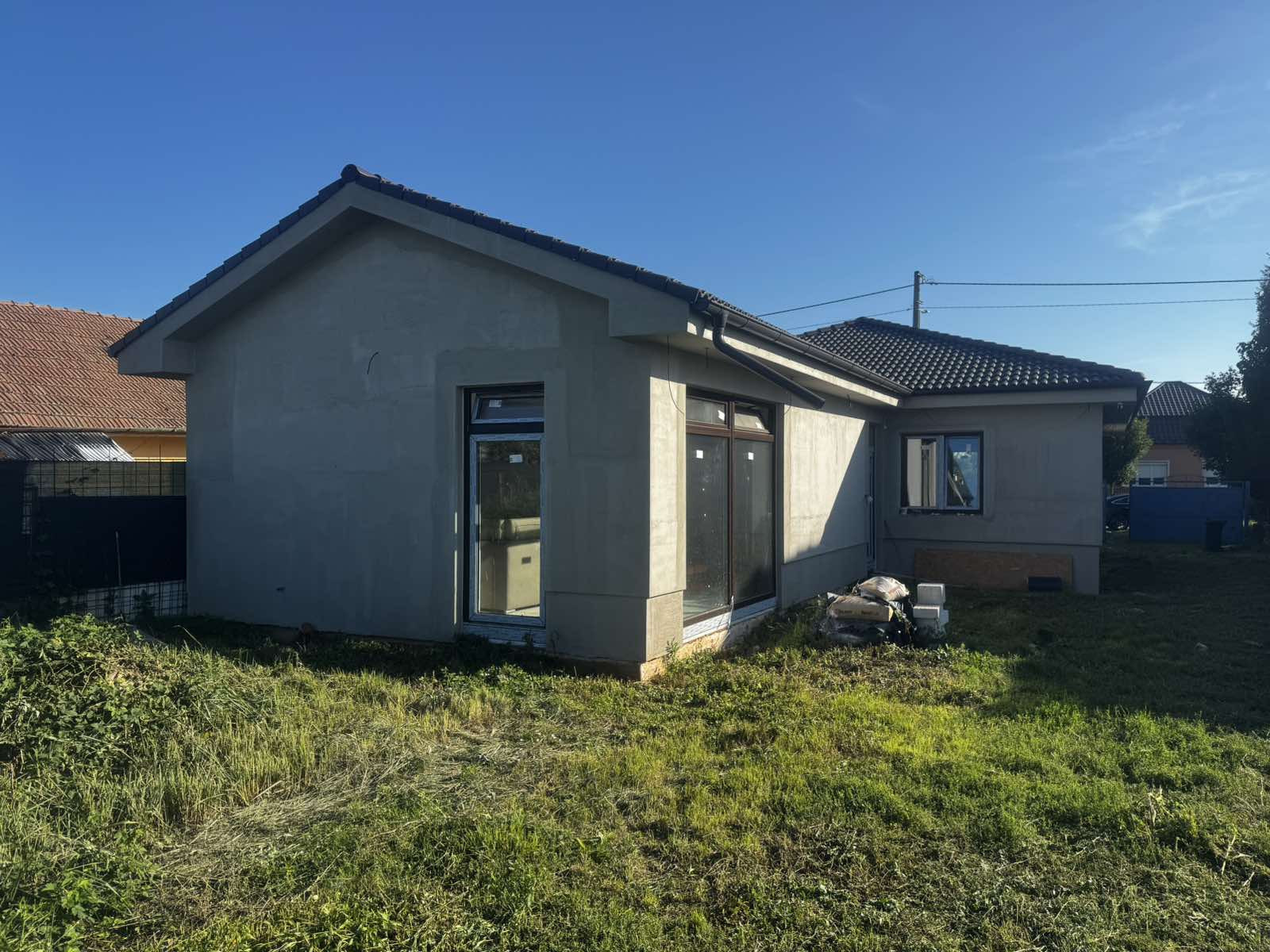 Ponúkame na predaj rodinný dom v Zemnom