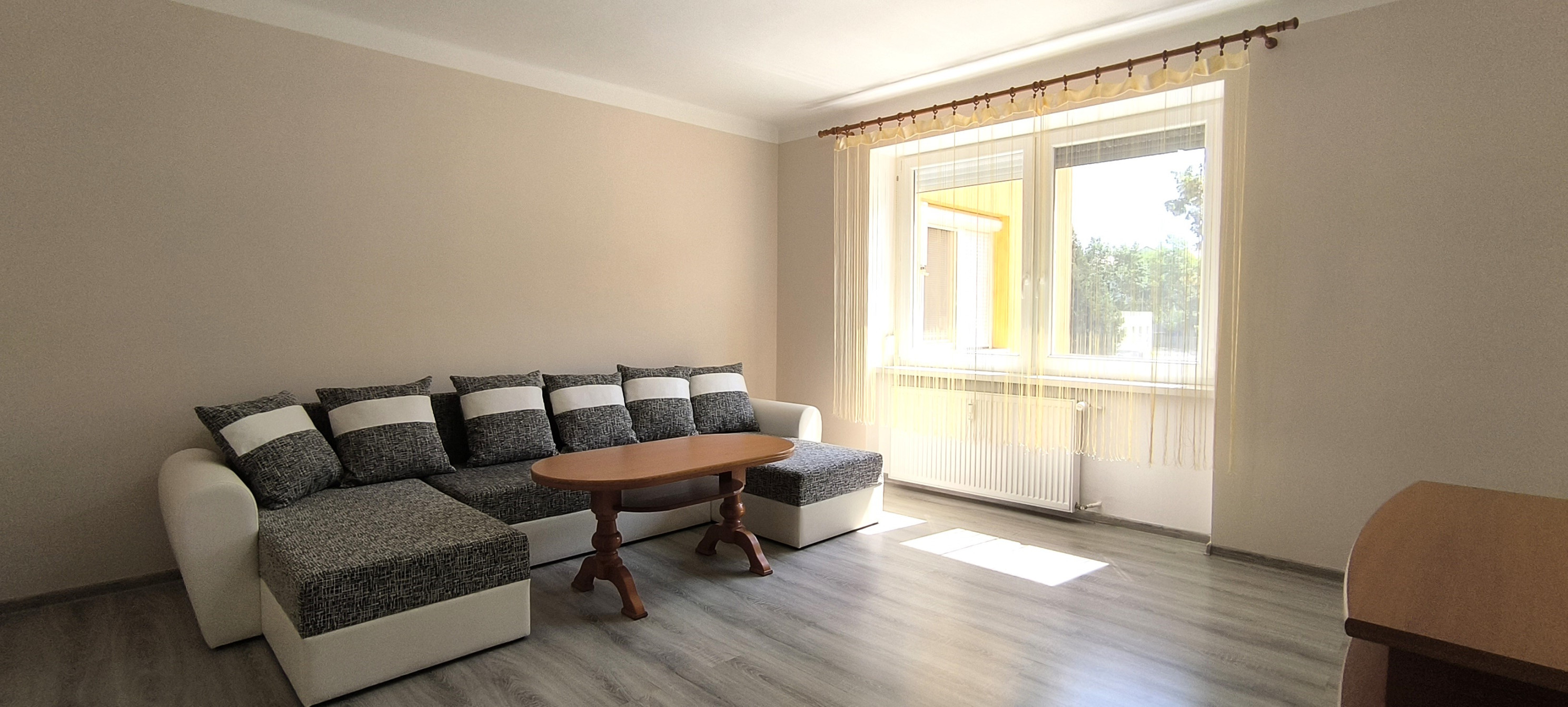 Ponúkame na prenájom 2 izbový byt v Komárne