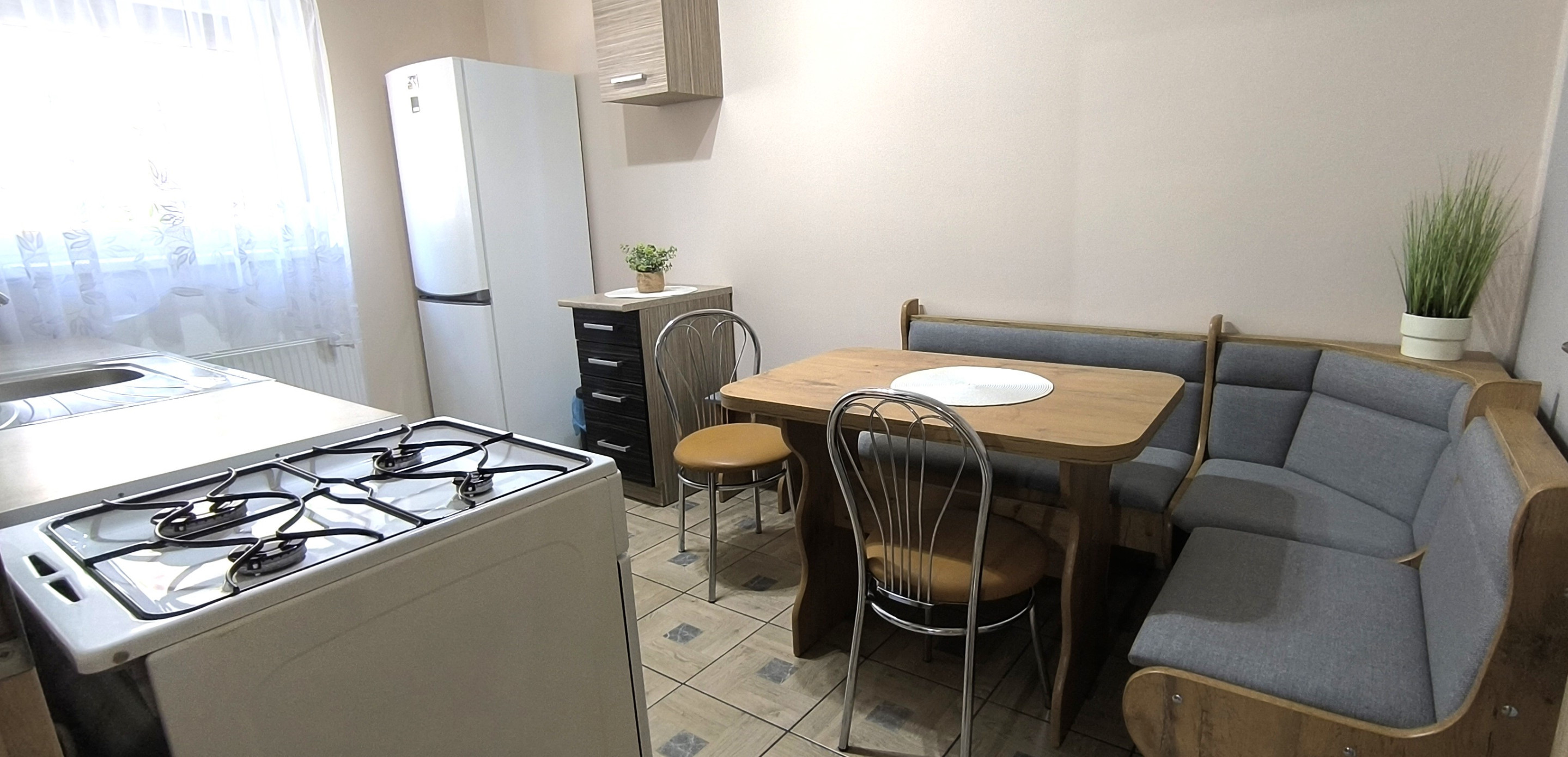 Ponúkame na prenájom 2 izbový byt v Komárne