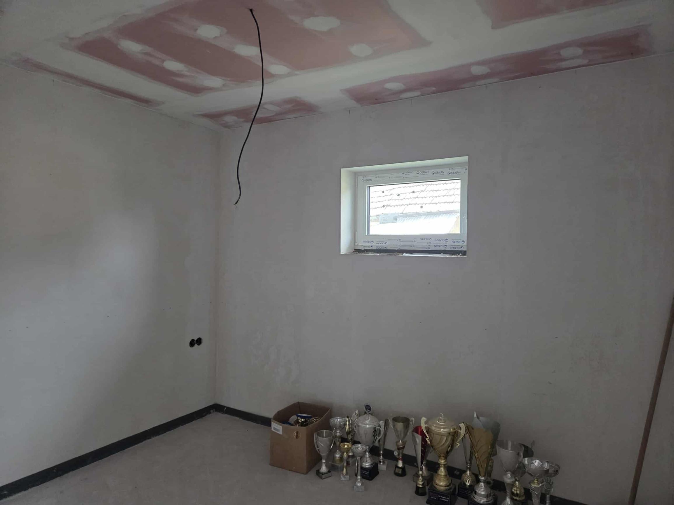 Ponúkame na predaj rodinný dom v Zemnom