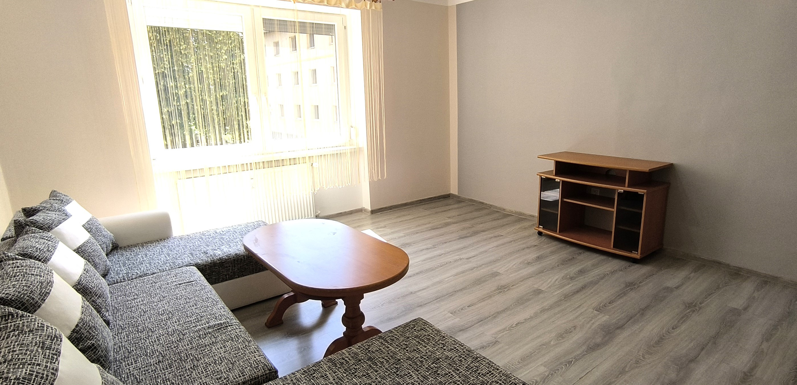 Ponúkame na prenájom 2 izbový byt v Komárne