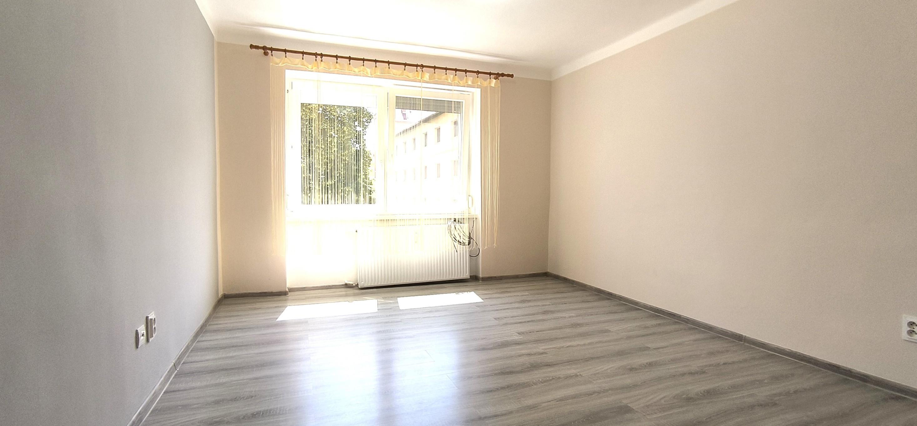 Ponúkame na prenájom 2 izbový byt v Komárne