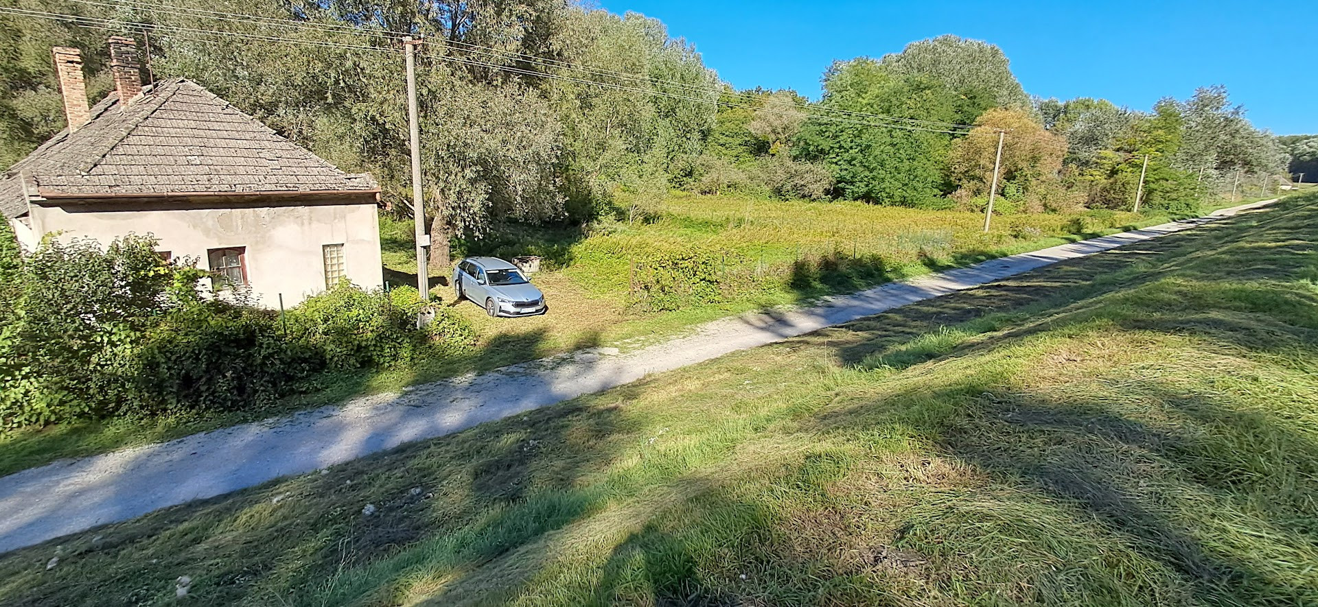 Ponúkame na predaj rodinný dom na Veľkom Ostrove s veľkým pozemkom