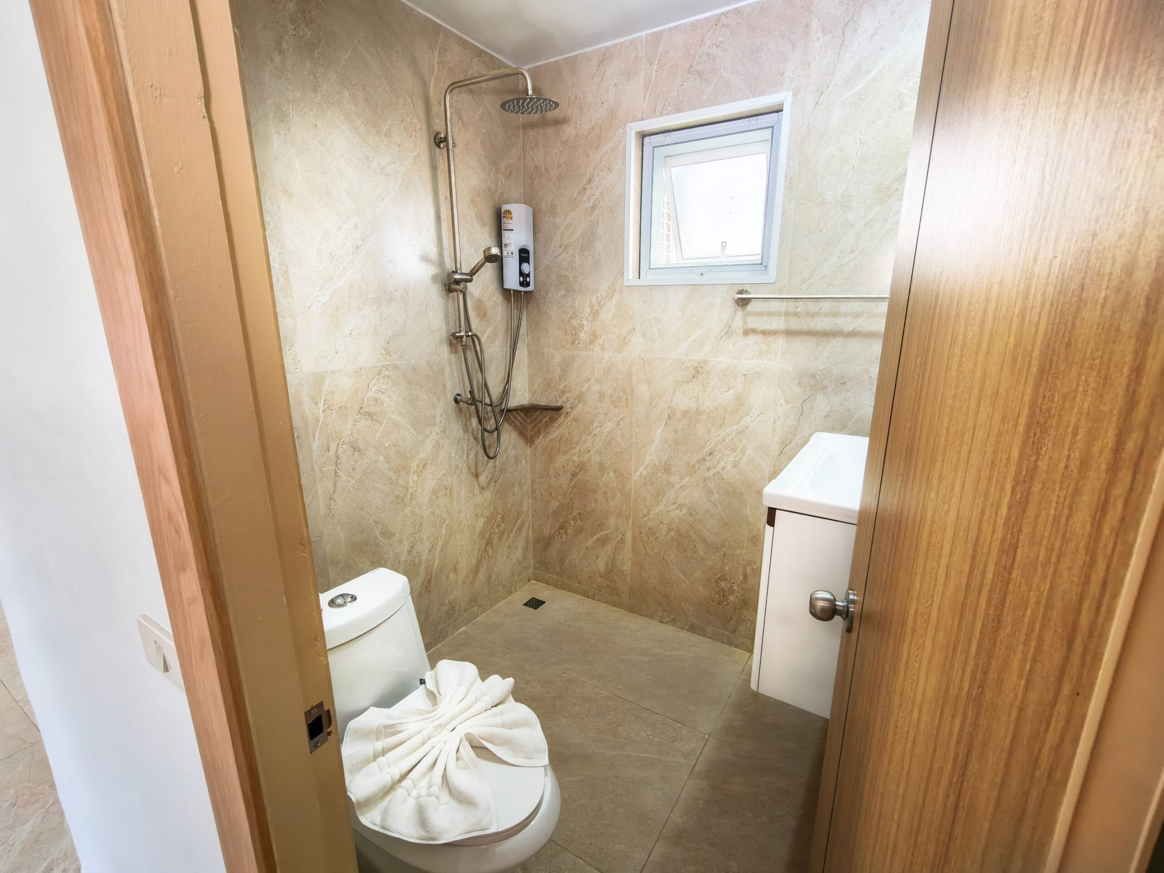 Z poverenia majiteľa ponúkame na predaj Villu Sawan v Thajsku