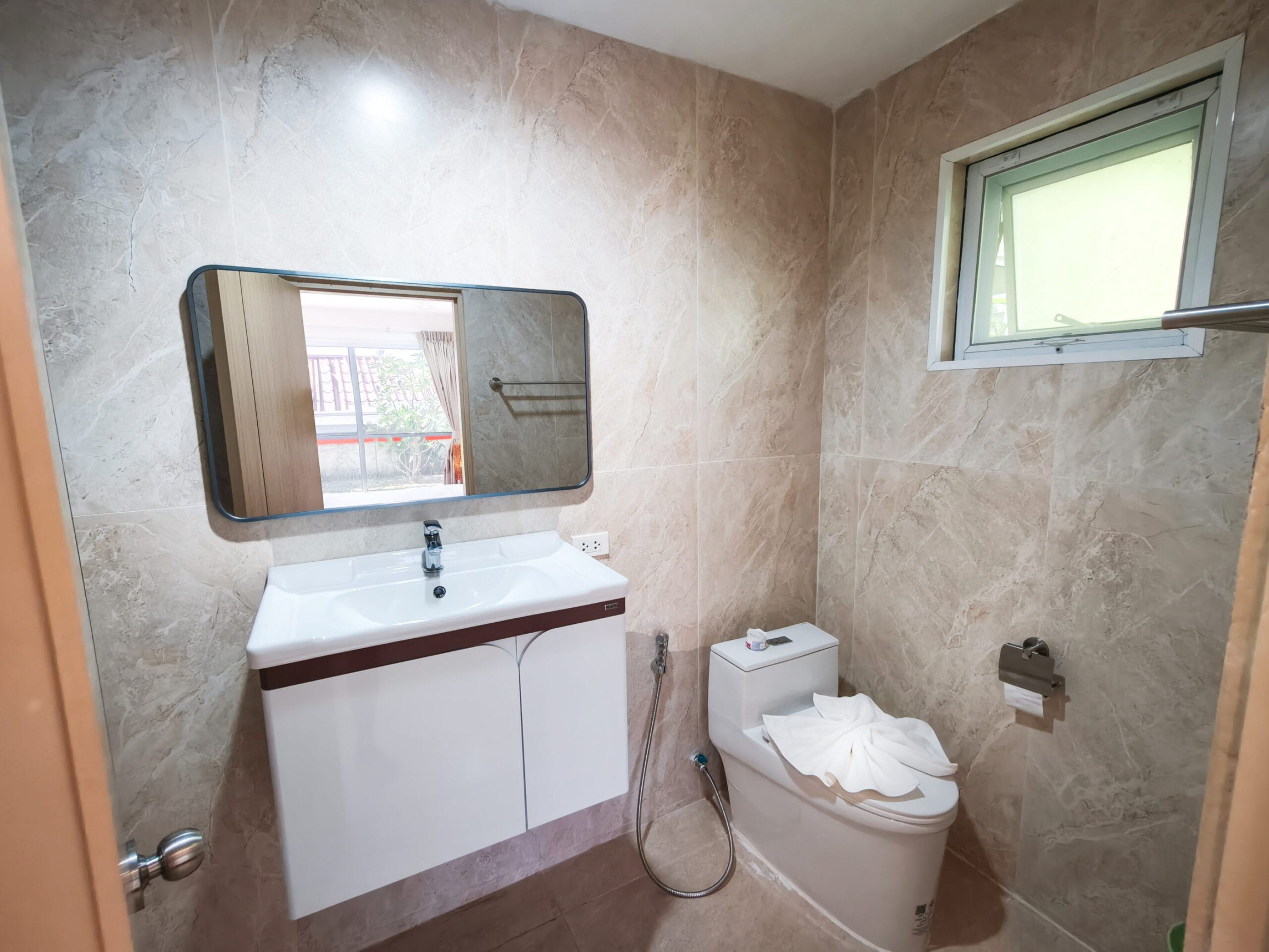 Z poverenia majiteľa ponúkame na predaj Villu Sawan v Thajsku