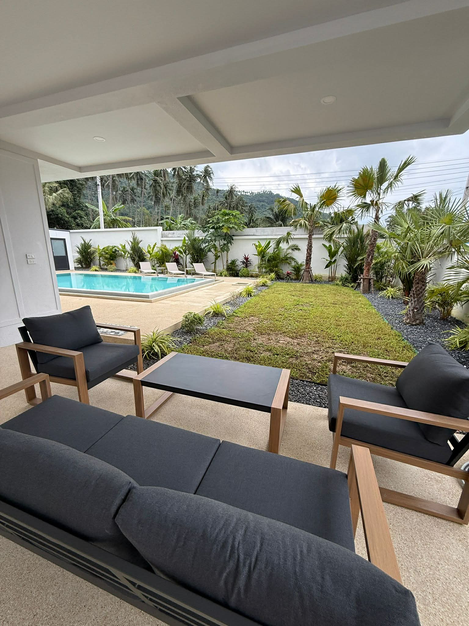 Ponúkame na predaj vilu v krásnom prostredí Thajska.