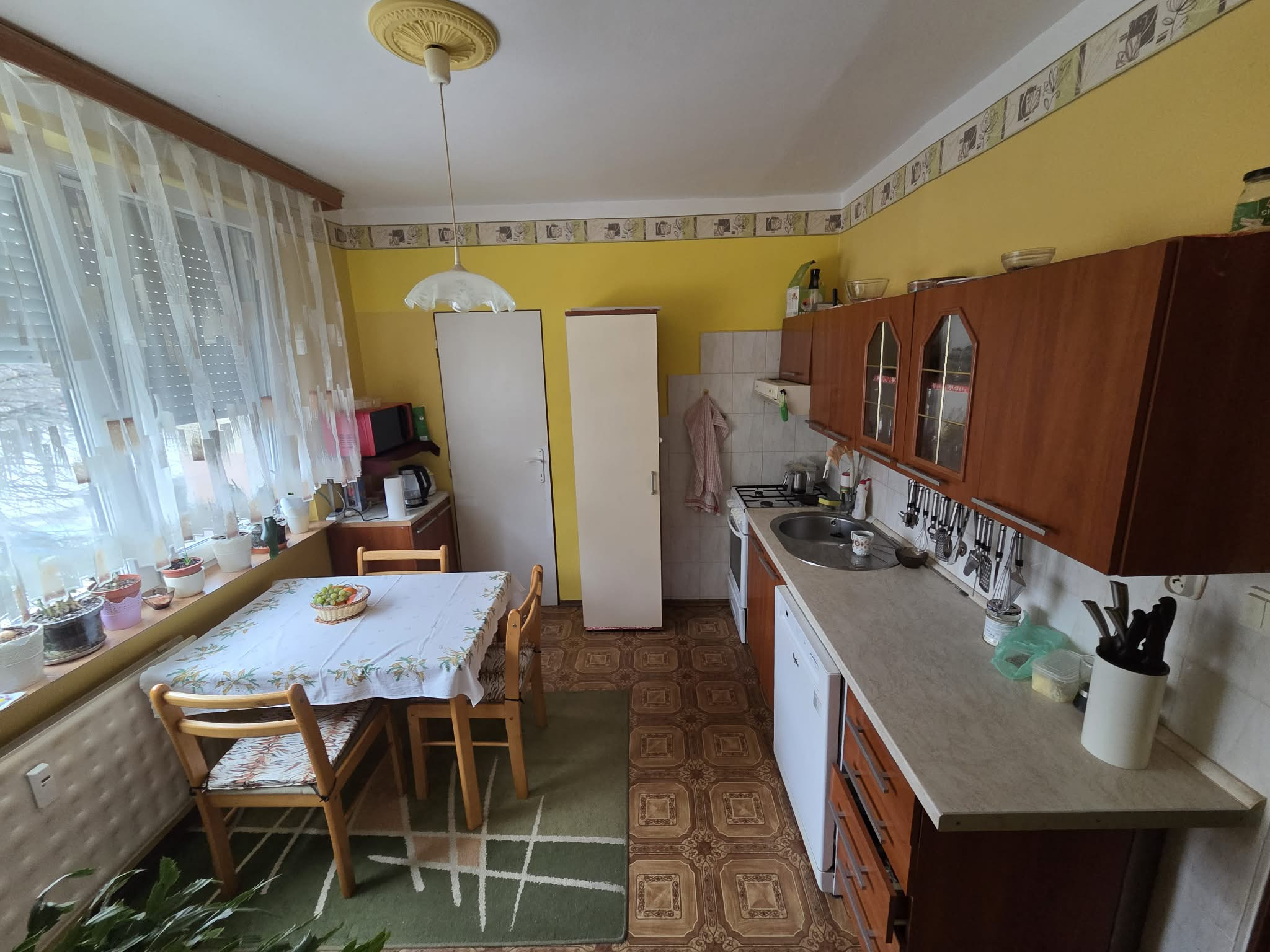 Ponúkame na predaj 2 izbový byt v centre mesta Kolárova