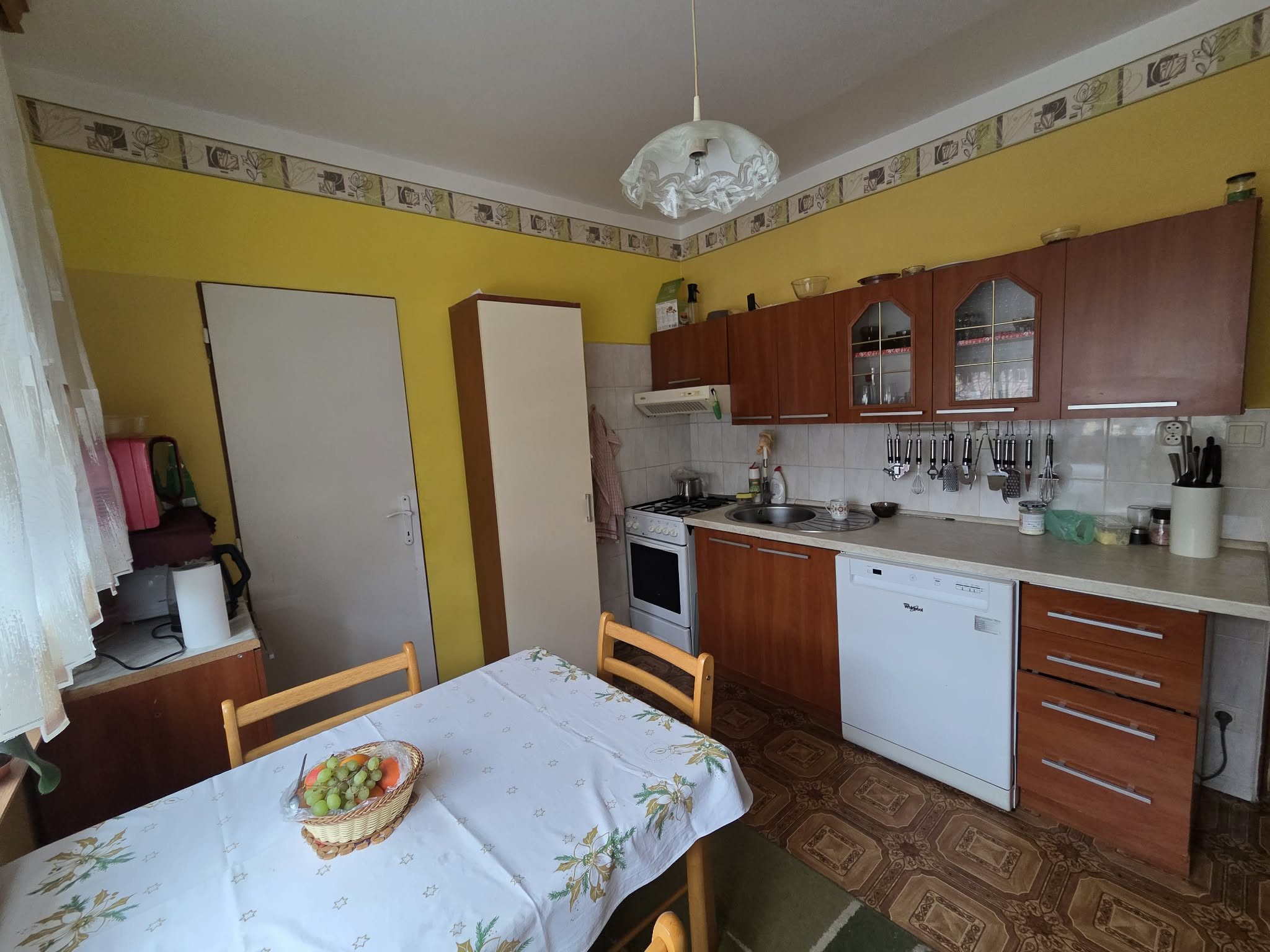 Ponúkame na predaj 2 izbový byt v centre mesta Kolárova