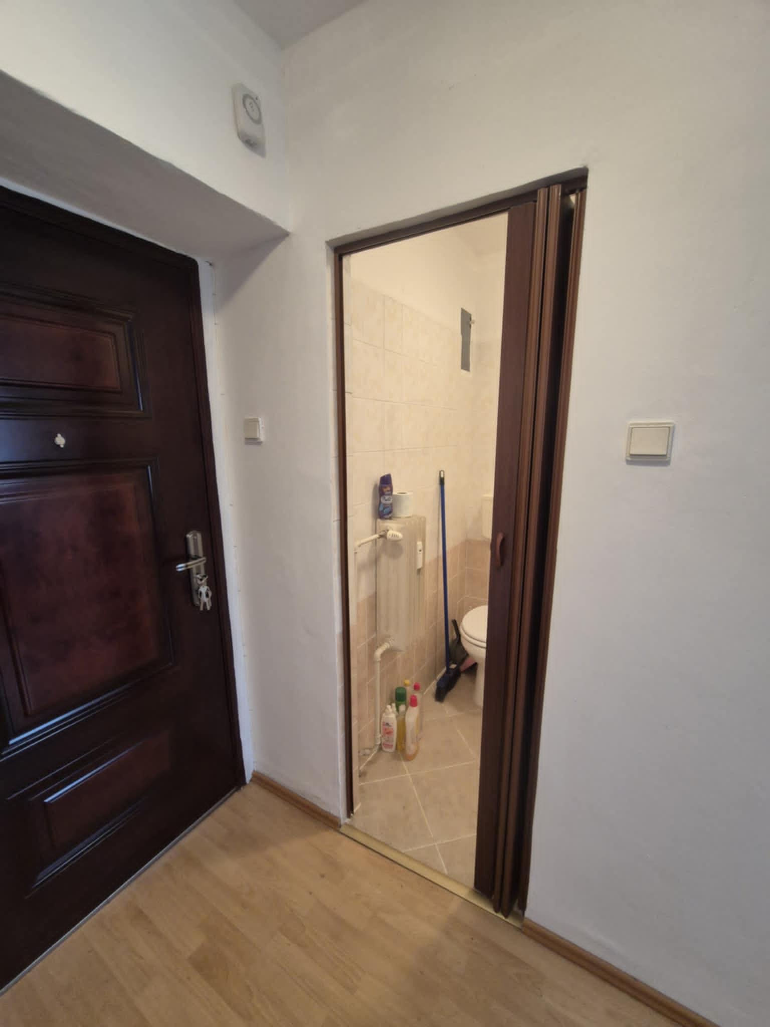 Na predaj ponúkame príjemný, kompletne zrekonštruovaný 2‑izbový byt na ulici Priateľstva.