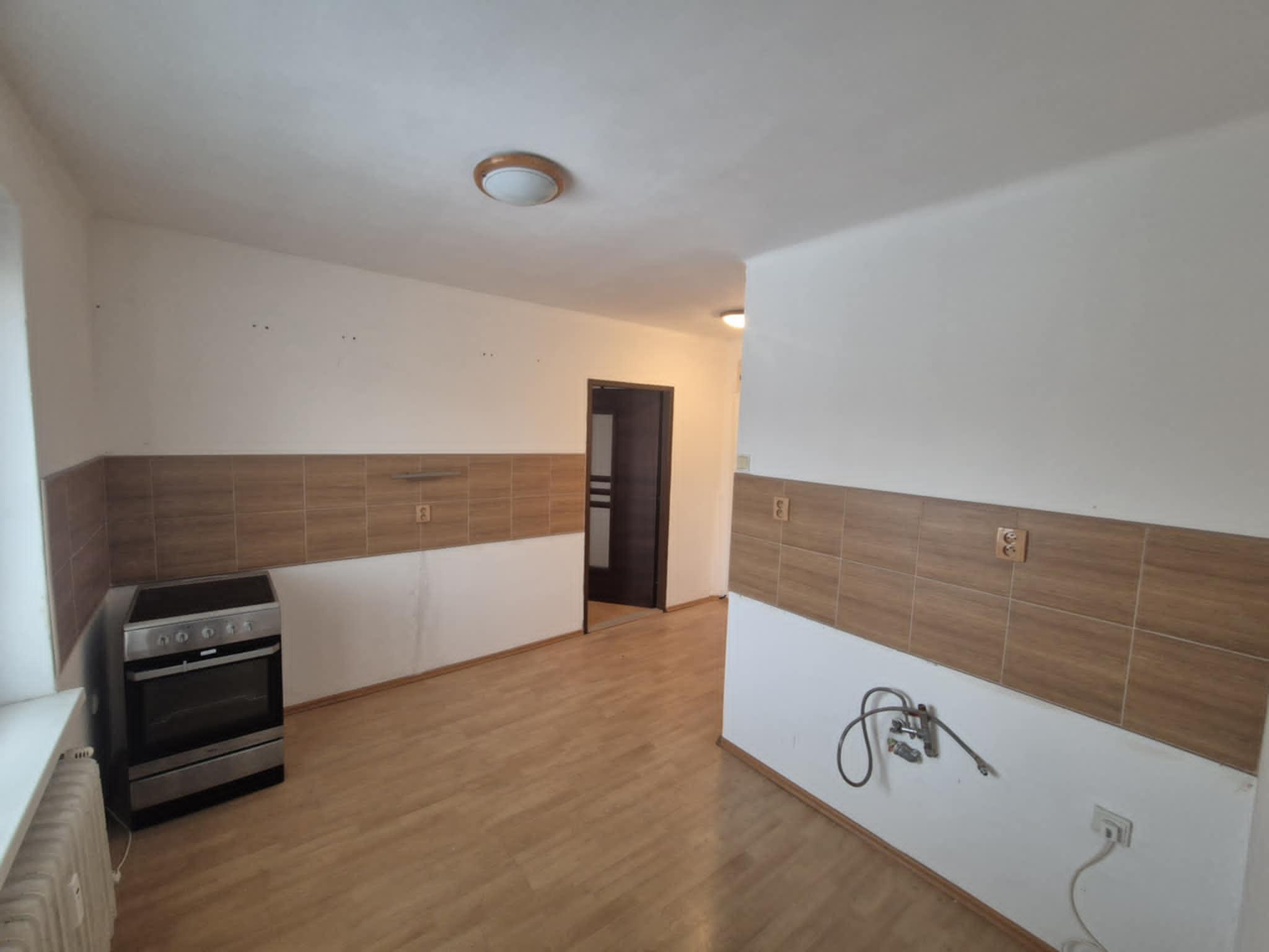 Na predaj ponúkame príjemný, kompletne zrekonštruovaný 2‑izbový byt na ulici Priateľstva.