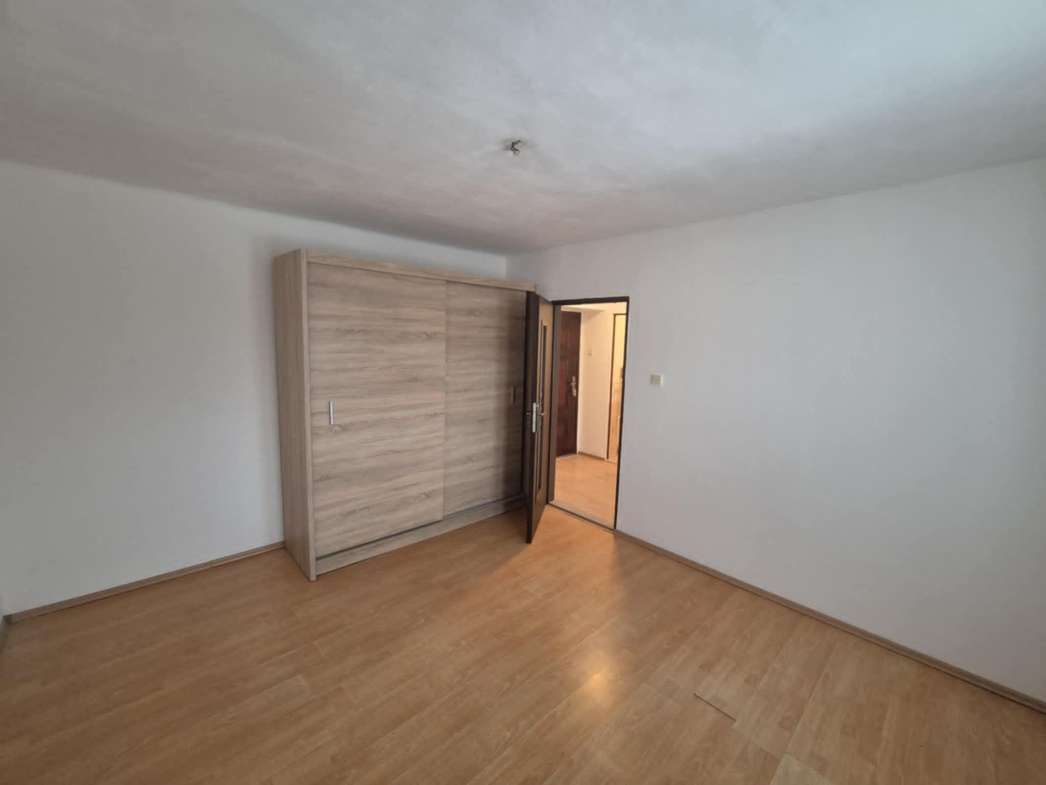 Na predaj ponúkame príjemný, kompletne zrekonštruovaný 2‑izbový byt na ulici Priateľstva.