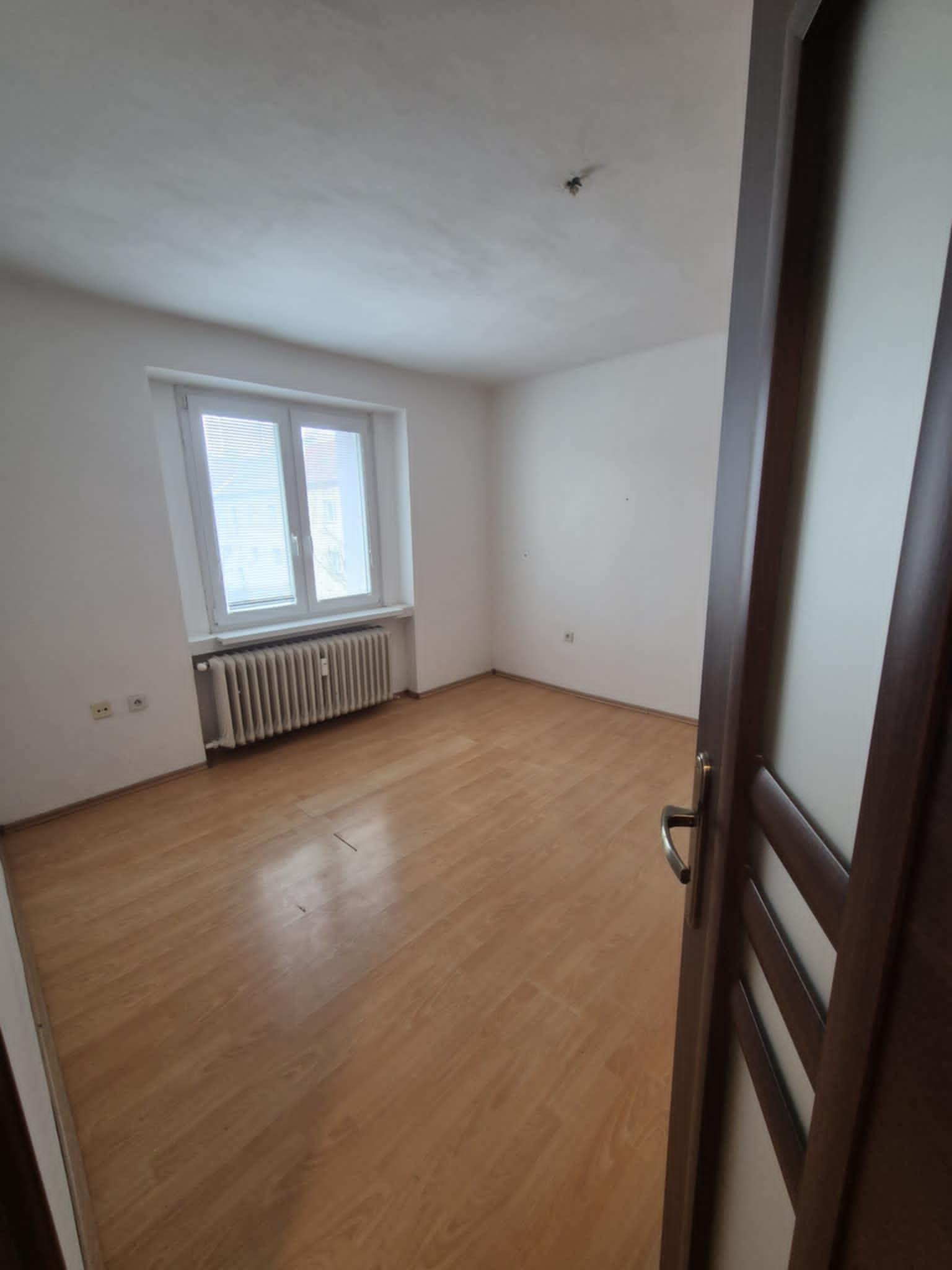 Na predaj ponúkame príjemný, kompletne zrekonštruovaný 2‑izbový byt na ulici Priateľstva.