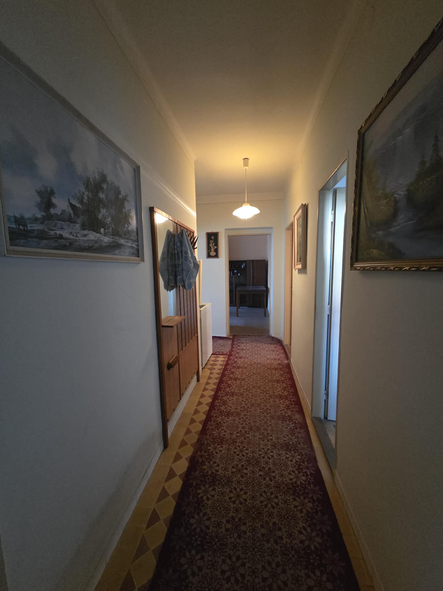 Ponúkame na predaj rodinný dom v Iži