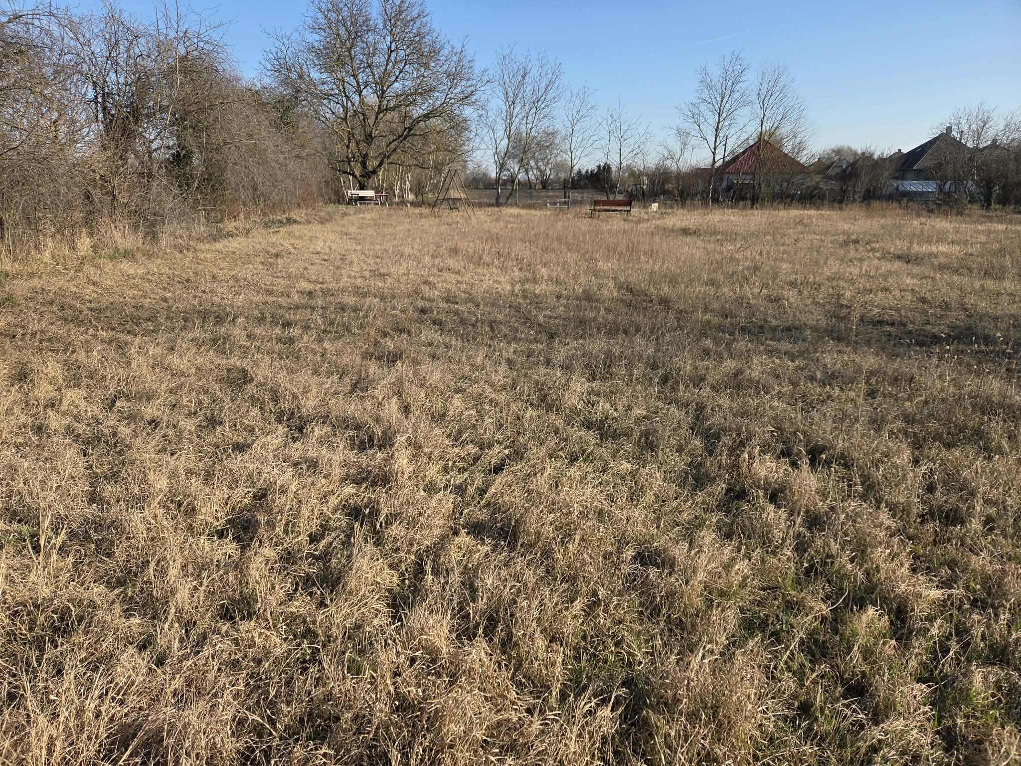 Výhodná cena!!!!Ponúkame na predaj pozemok vhodný na výstavbu rod.domu v Čalovci