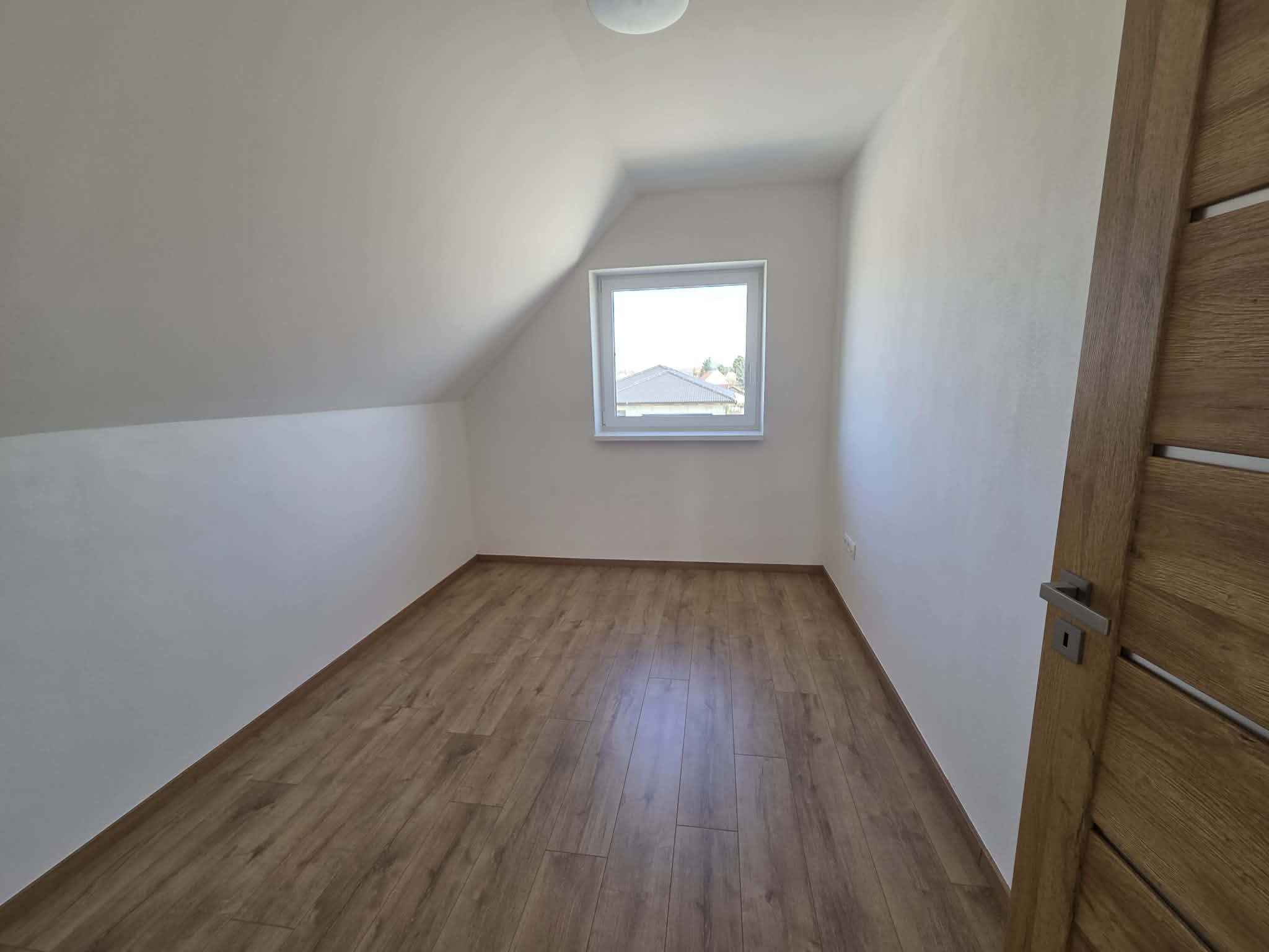 Ponúkame na predaj novostavbu v Kolárove