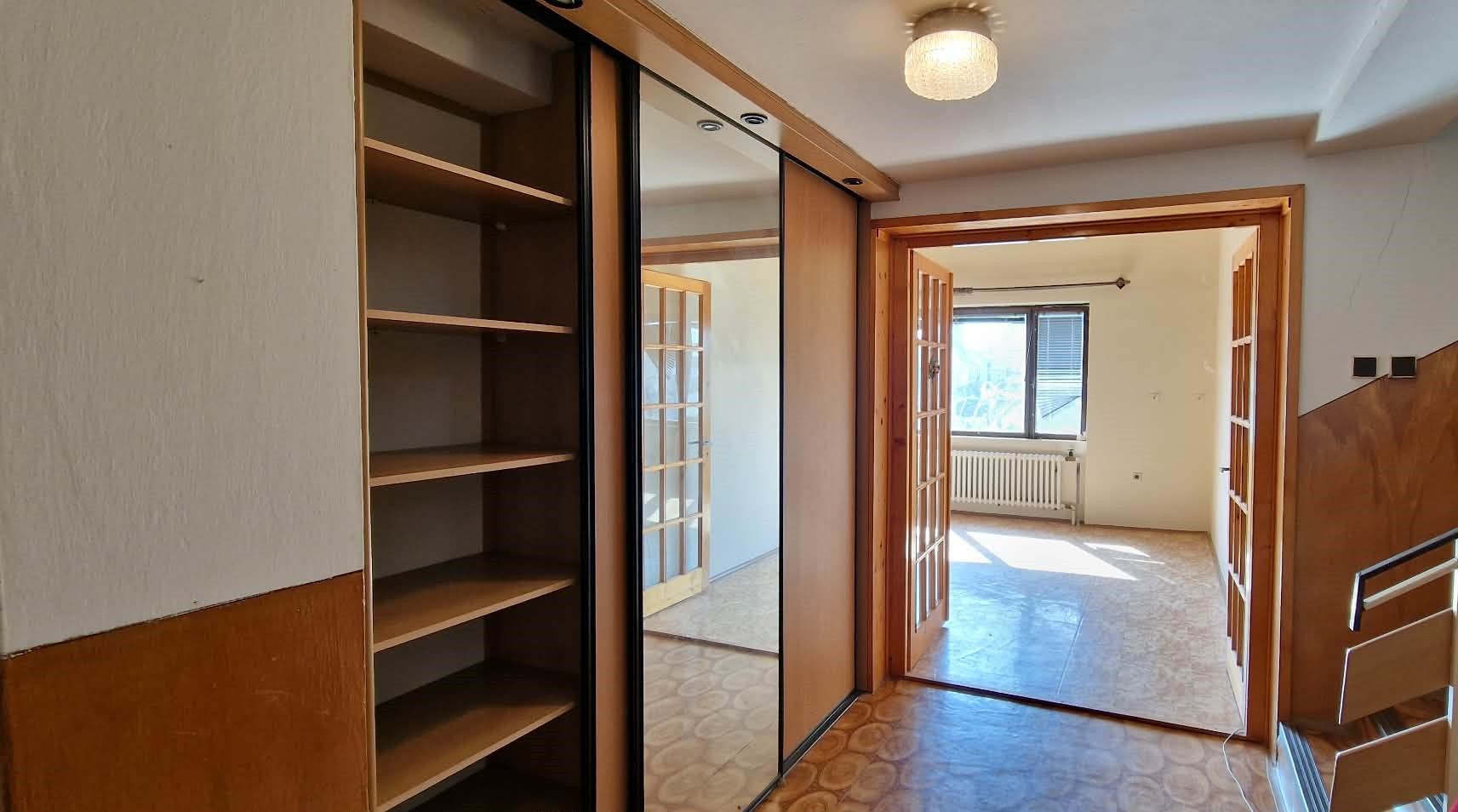 Ponúkame na predaj rod.dom v Nesvadoch