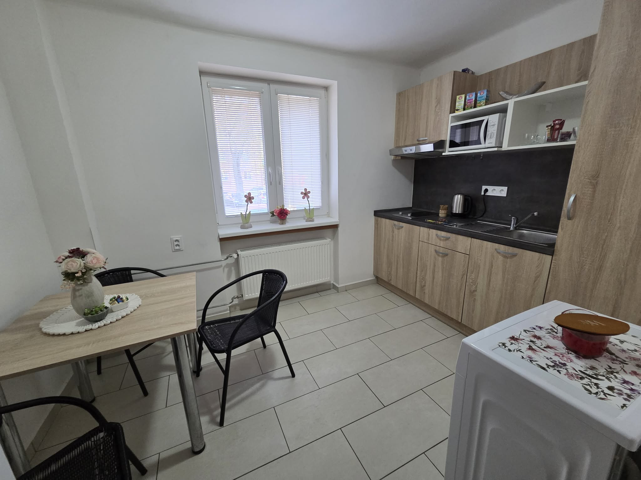 Ponúkame na prenájom 1 izbový tehlový byt v Komárne