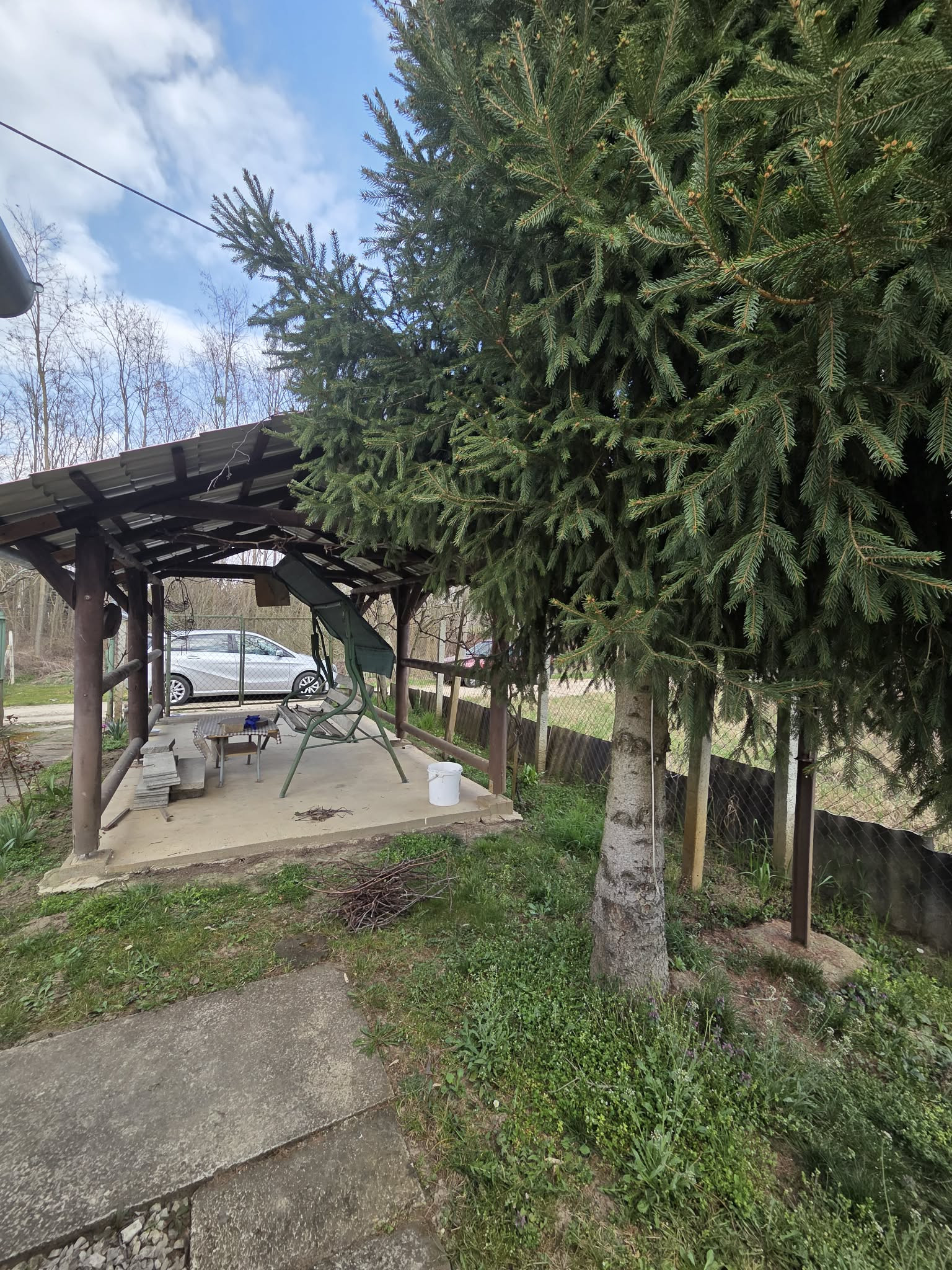 Ponúkame na predaj záhradu pri Nesvadoch