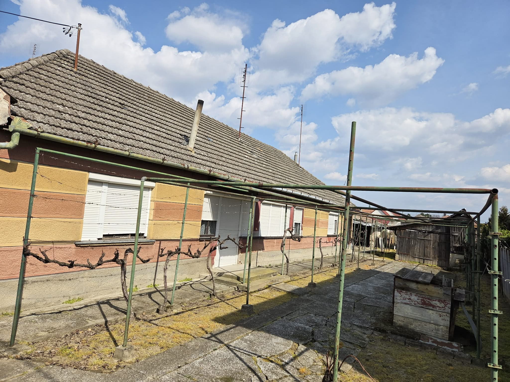 Výhodná ponuka!!!Ponúkame na predaj rodinný dom v Nedede