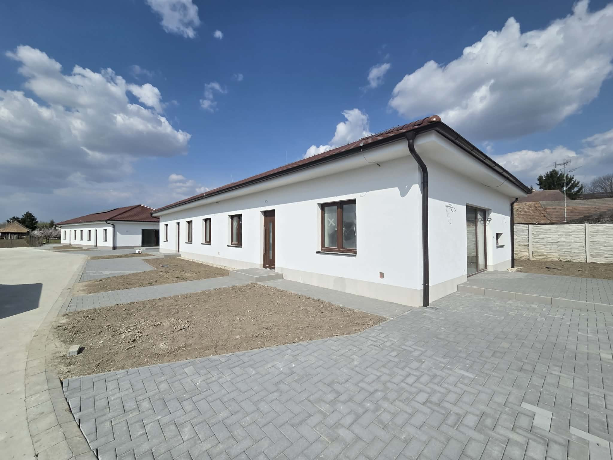 Z poverenia majiteľa ponúkame  4-izbový dom vo Vlčanoch