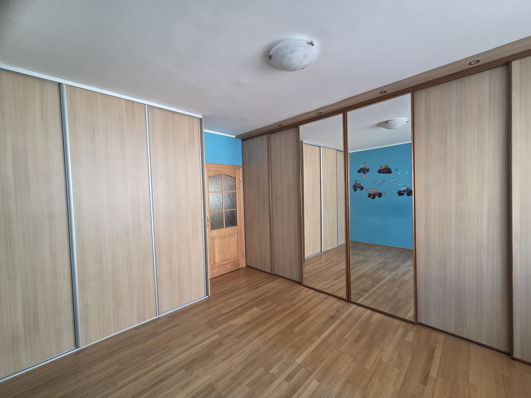 Ponúkame priestranný 3-izbový byt s balkónom v Kolárove