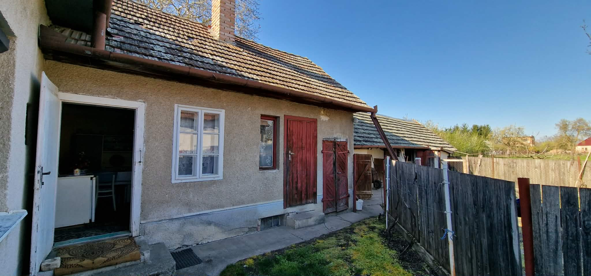 Ponúkame na predaj rod. dom v  Bátorových Kosihách