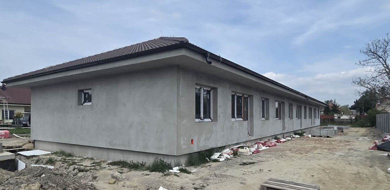 Na predaj moderný 3‑izbový radový dom s vlastným dvorom – novostavba „na kľúč“