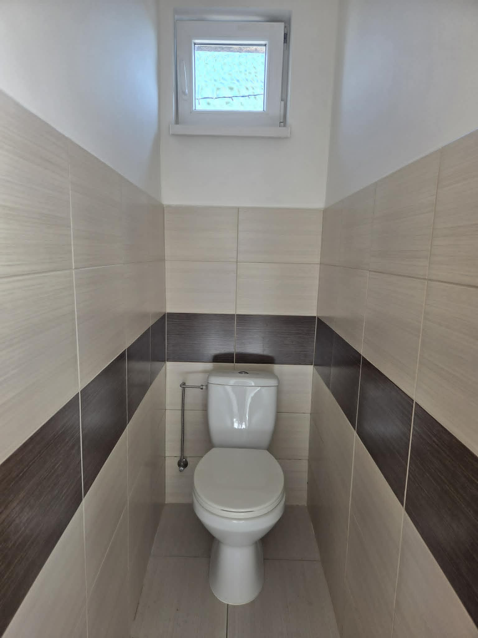 Ponúkame na predaj dom v centre Kolárova