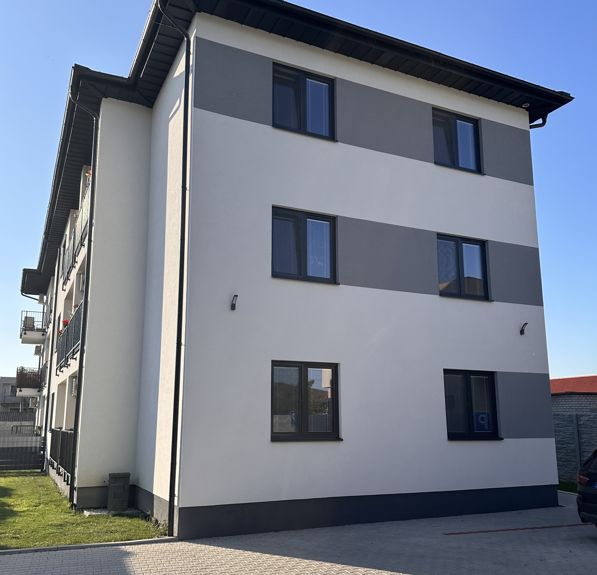 Ponúkame na prenájom byt v centre Kolárova