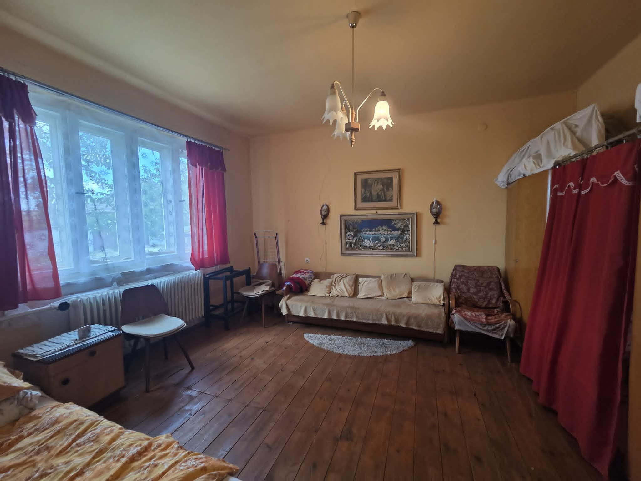 Ponúkame na predaj rodinný dom v tichej ulici v Kolárove