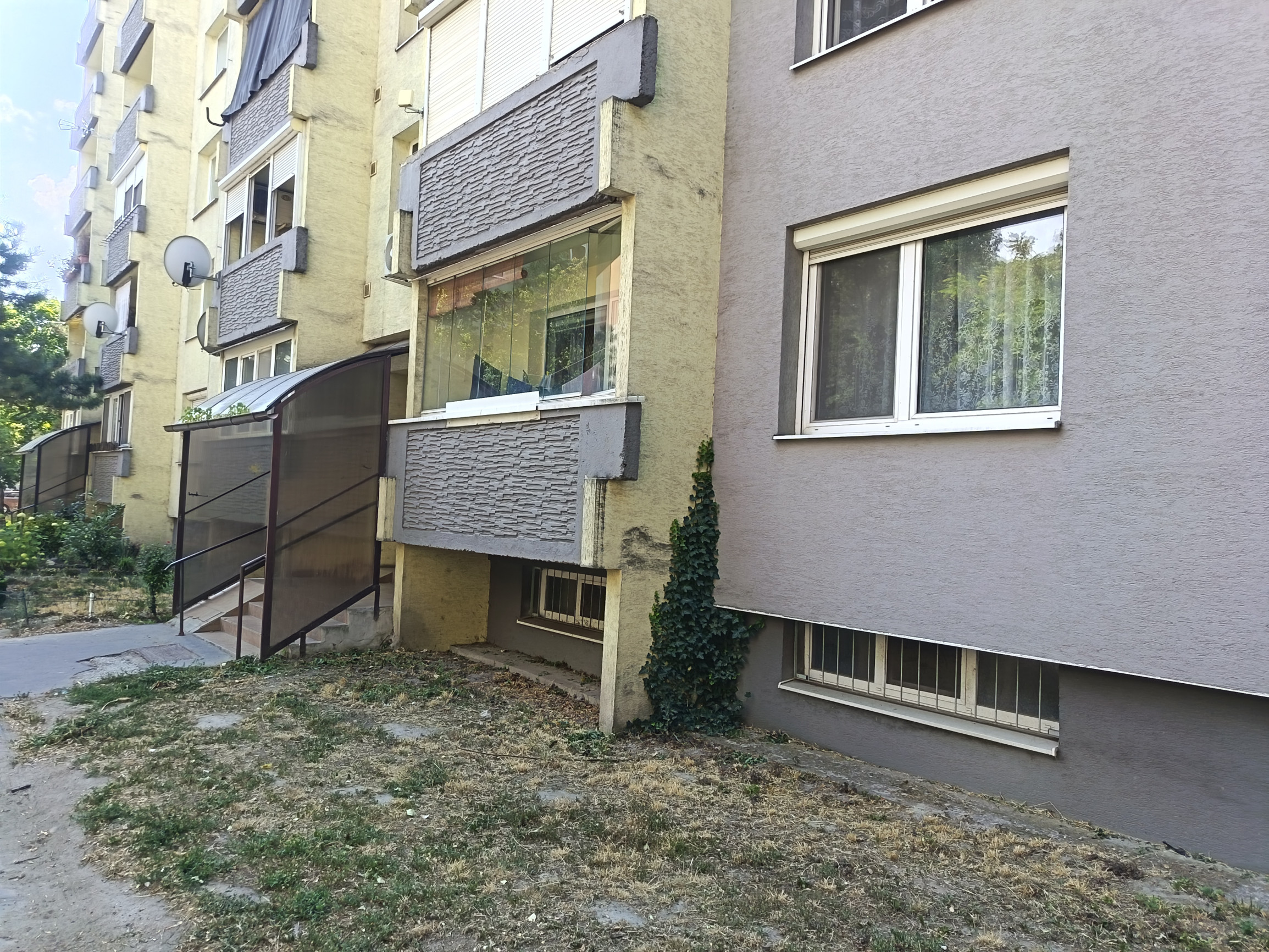 Pekný štvorizbový byt na Gazdovskej v Komárne