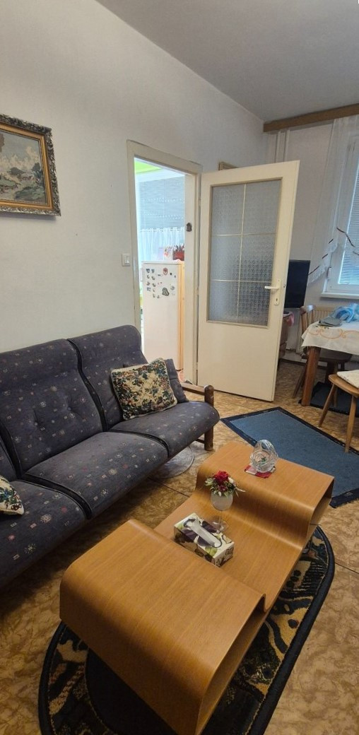 Na predaj priestranný 2‑izbový byt na Meštianskej ulici v Komárne