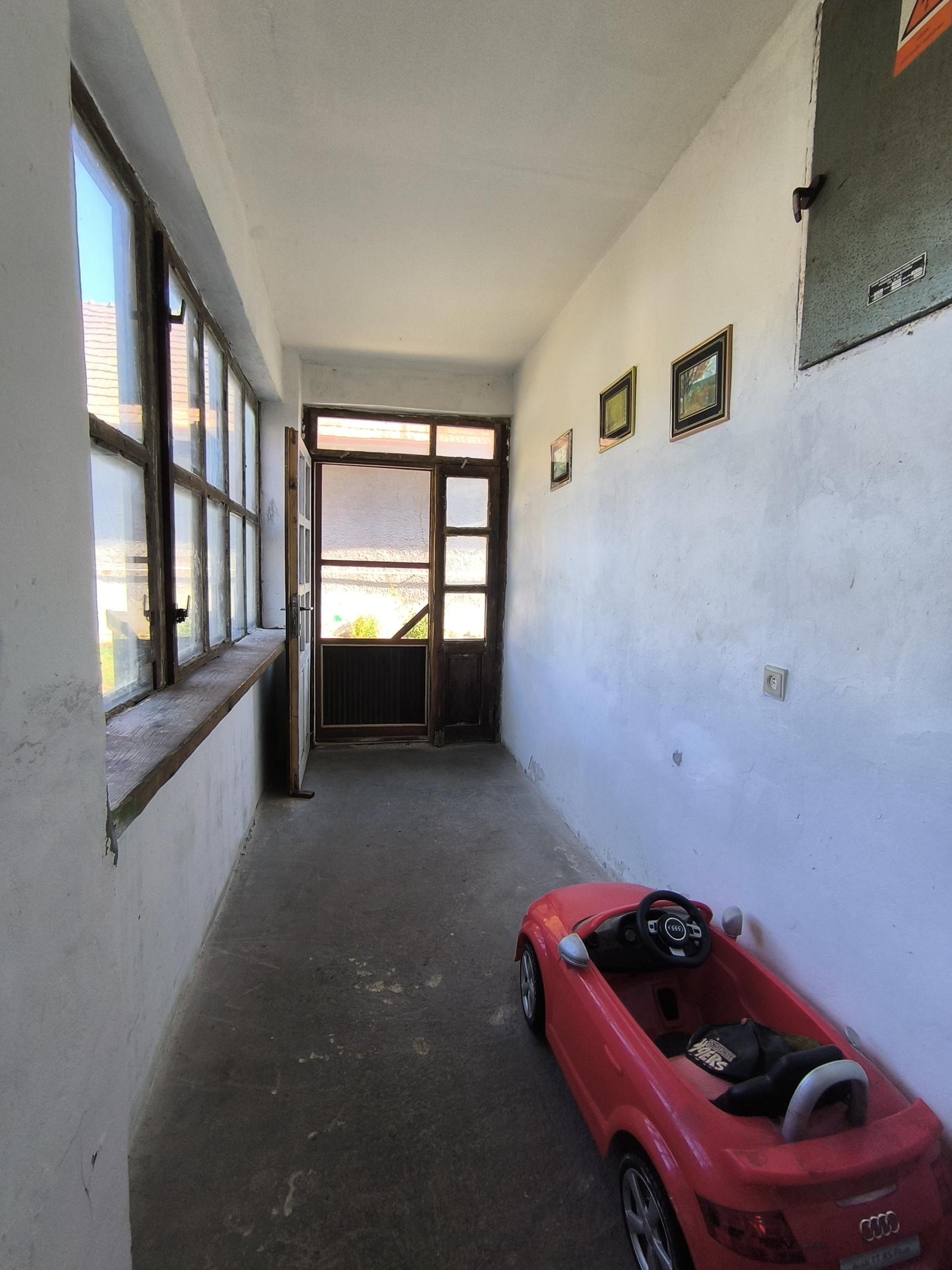 NA PREDAJ STARŠÍ 3-IZBOVÝ RODINNÝ DOM S VEĽKOU ZÁHRADOU – GBELCE