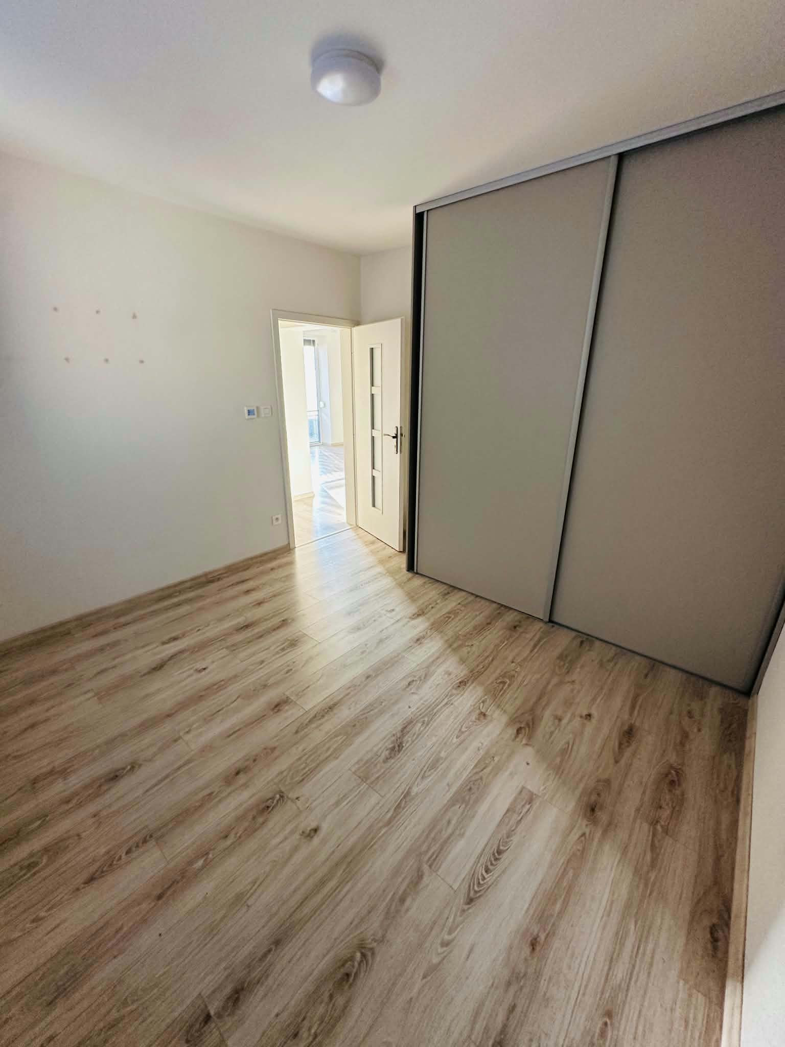 Ponúkame na prenájom 3 izb.byt v centre Kolárova
