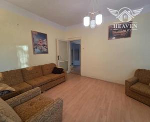 Ponúkame na predaj veľký rodinný dom v Iži