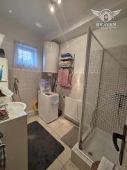 Ponúkame na predaj veľký rodinný dom v Iži