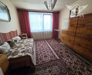 Ponúkame na predaj rodinný dom v pôvodnom stave v Kolárove vo veľmi dobrej lokalite!