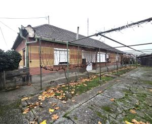 Ponúkame na predaj rodinný dom v Nededi