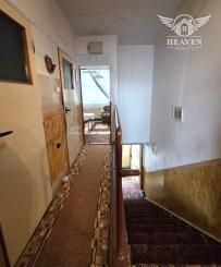 Ponúkame na predaj rodinný dom v pôvodnom stave v Kolárove vo veľmi dobrej lokalite!