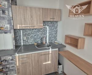 Ponúkame na predaj 1-izbový na Hviezdoslavovej ulici v Komárne