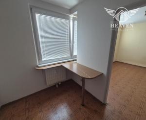 Ponúkame na predaj 1-izbový na Hviezdoslavovej ulici v Komárne